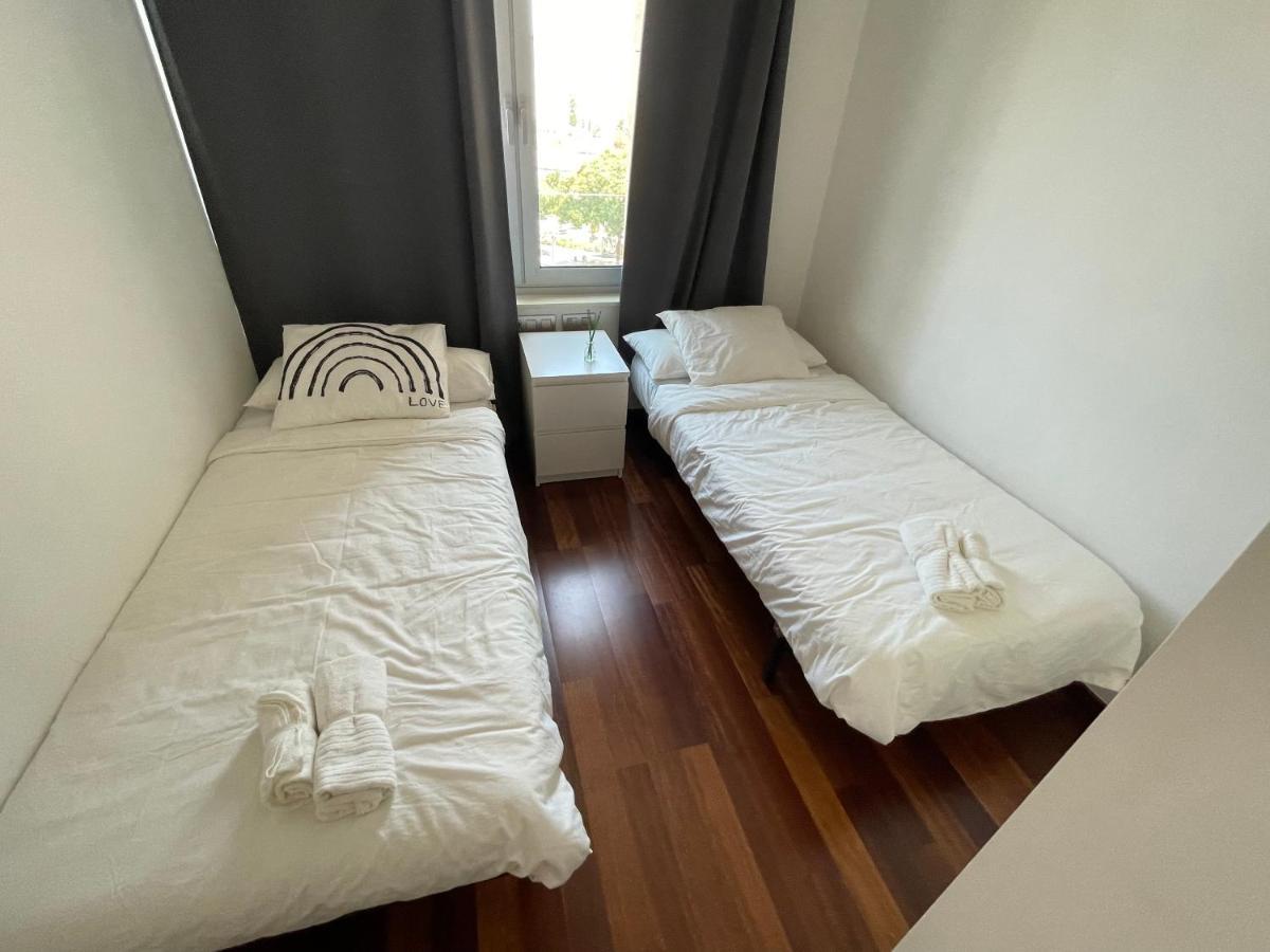 Forum De Barcelona Sea View Apartment With Garage Parking サン・アドリア・デ・ベソス エクステリア 写真